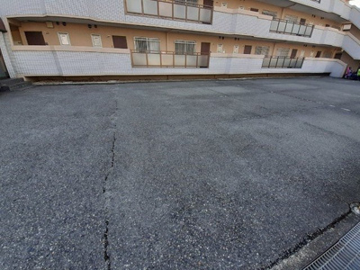 【駐車場】 | リバーサイドＡ | カースペースがあります