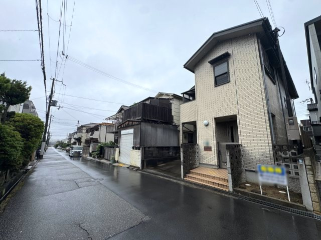 神戸市垂水区清水が丘1丁目戸建の前面道路含む現地写真
