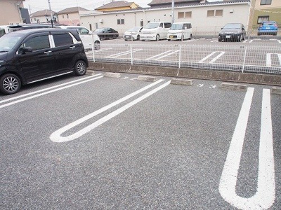【駐車場】 | ソレイユ東山Ⅰ | カースペースがあります