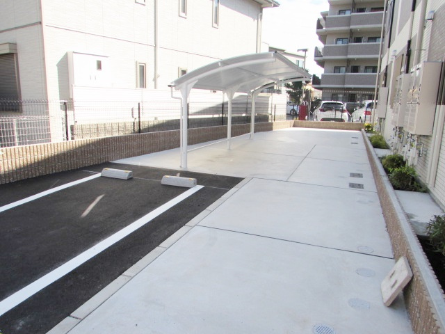 フォレスト宝塚Ⅱの駐車場