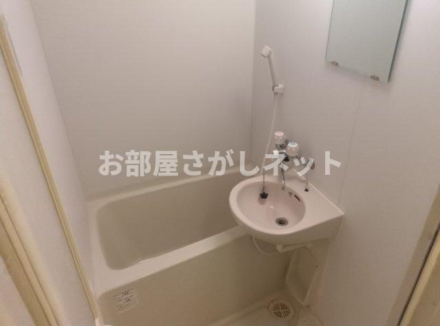 キャッスルパレス新宿ウエスト【おとり物件なし】#学生・社会人にオススメ！初期費用分割払いOK！の浴室