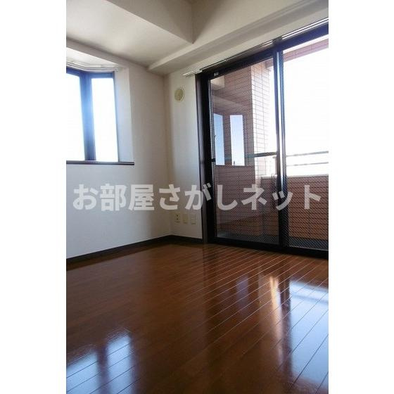 西川ビルの内装|洋室