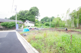 【前面道路含む現地写真】 | 【仲介手数料無料！！】多摩市関戸5丁目　売地（全9区画）No.8区画　4380万円