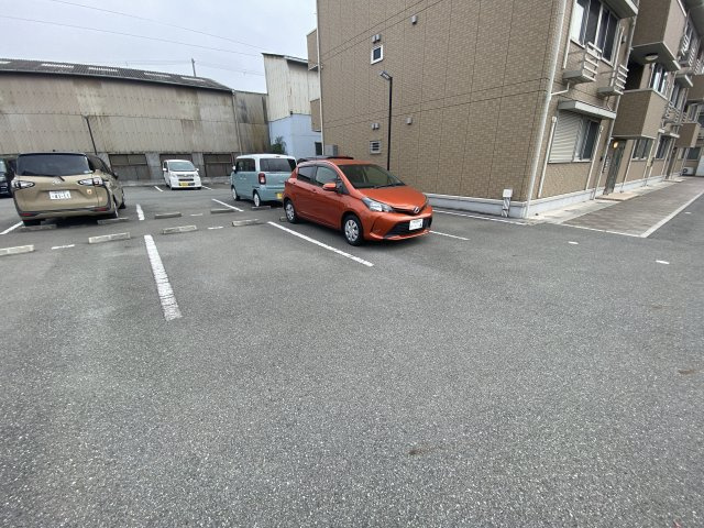 セジュールアカネ　B棟の駐車場