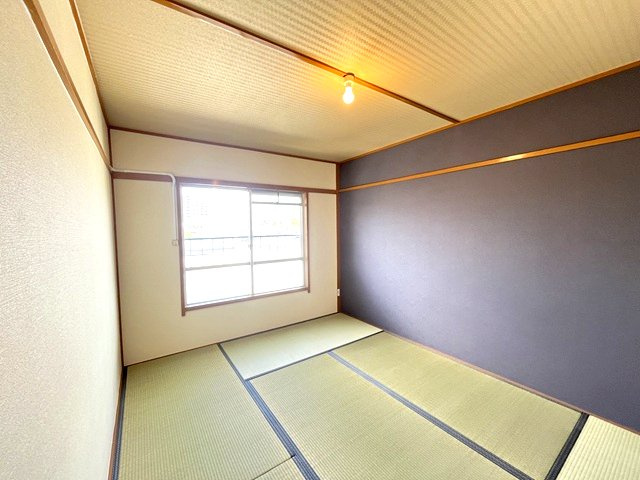 仁川リバーサイドハイツ B棟の和室|しっとりと落ち着いた雰囲気です。気軽にごろ～んと出来ます
