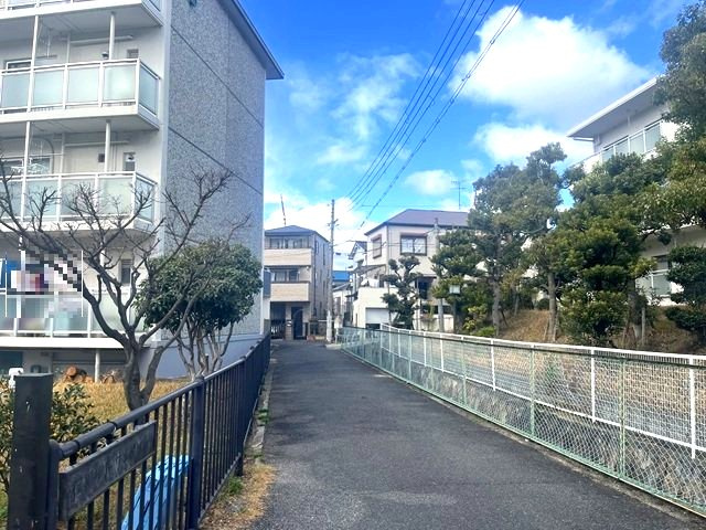 仁川リバーサイドハイツ B棟の周辺