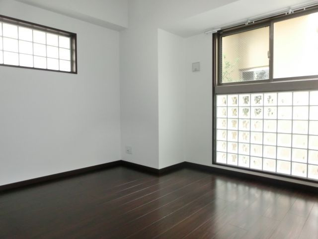 エスレジデンス淀屋橋の居間・リビング|使いやすい居間です