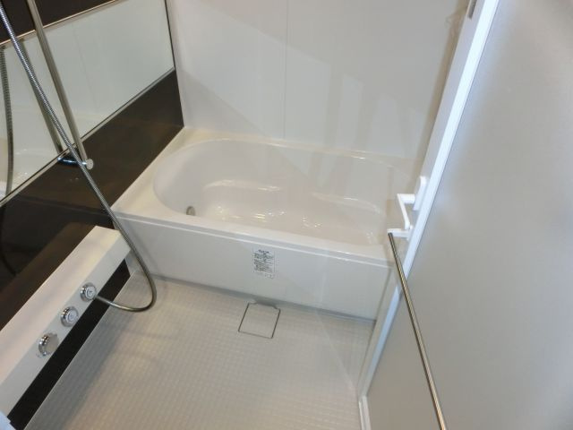 エスレジデンス淀屋橋の浴室|落ち着いた空間のお風呂です