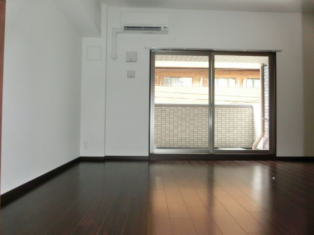 エスレジデンス淀屋橋の内装|明るい室内です