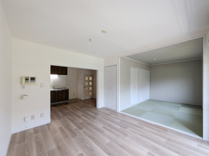 川崎市麻生区上麻生４丁目の賃貸マンションの居間・リビング|※他部屋参考写真