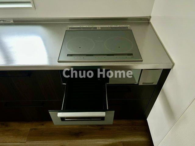 荒川区南千住2丁目中古住宅のキッチン|IHクッキングヒーター