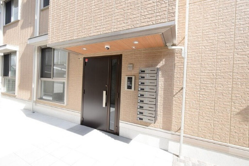エレナ本山のエントランス
