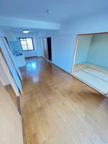 藤原マンションの居間・リビング
