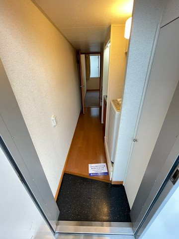 レオパレスユバの玄関