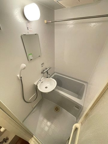 レオパレスユバの浴室