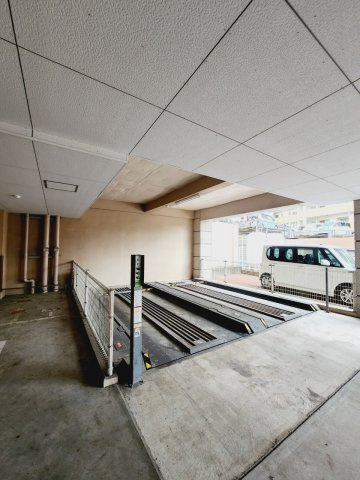 エムティースクエア吉塚駅前の駐車場