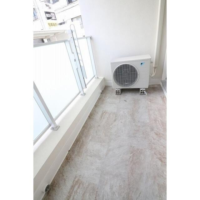 Nanpeidai HillTop Houseのバルコニー