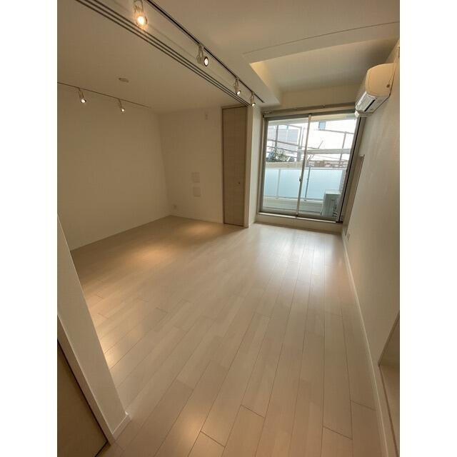 Nanpeidai HillTop Houseの居間・リビング