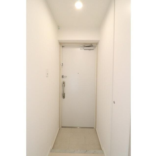 Nanpeidai HillTop Houseの玄関