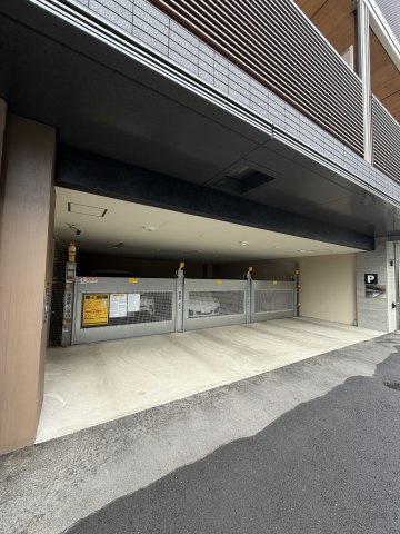 CREATIF三軒茶屋の駐車場