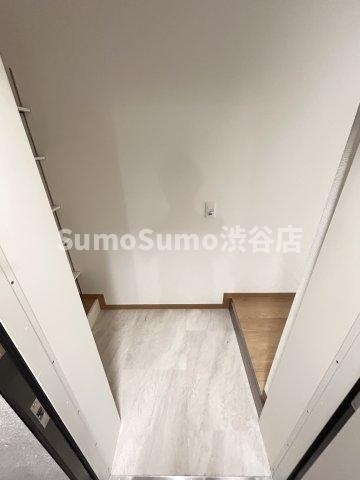 東ビルの玄関|ゆったりとした玄関です