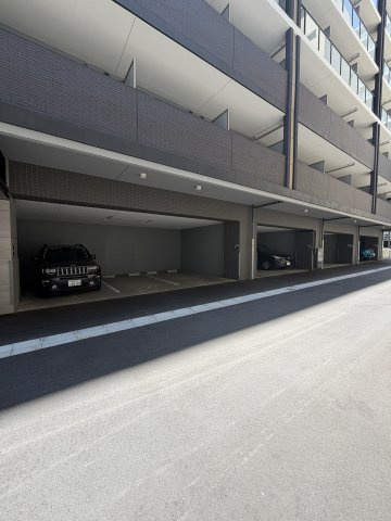 プレサンス神戸セレスティアの駐車場