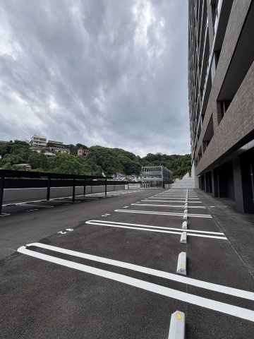 S-RESIDENCE愛宕SOUTHの駐車場