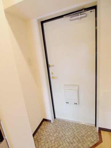 プレリュード海田の玄関