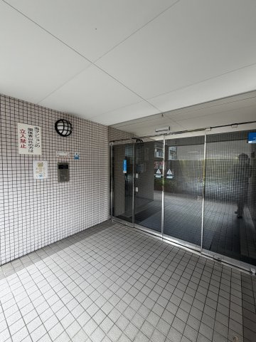 ロゼメゾン須磨のエントランス