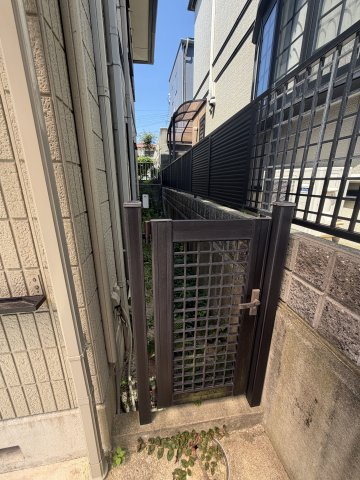 須磨区高倉台貸戸建のエントランス