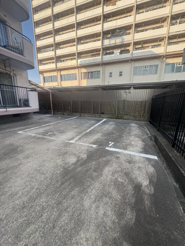 シルフィード・ドゥ・御崎の駐車場