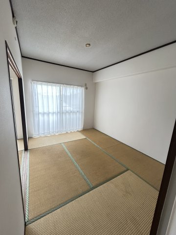 村田マンションの寝室|開放的な寝室です