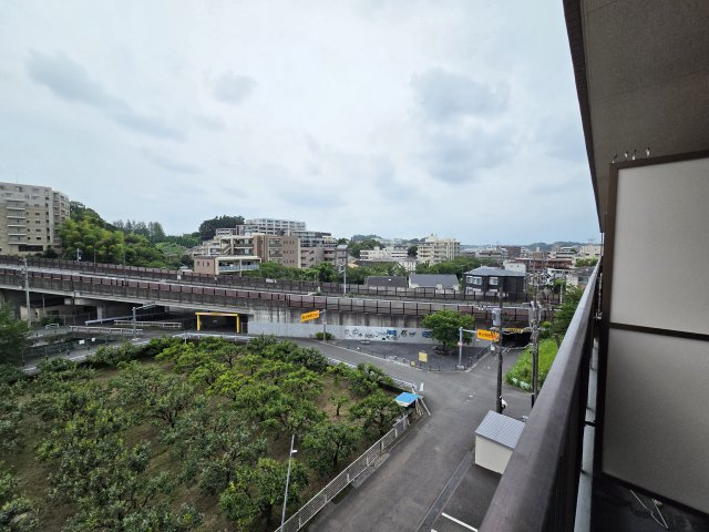 川崎市麻生区片平２丁目の賃貸マンションの展望