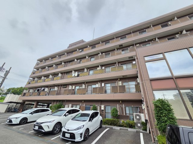 川崎市麻生区片平２丁目の賃貸マンションの外観