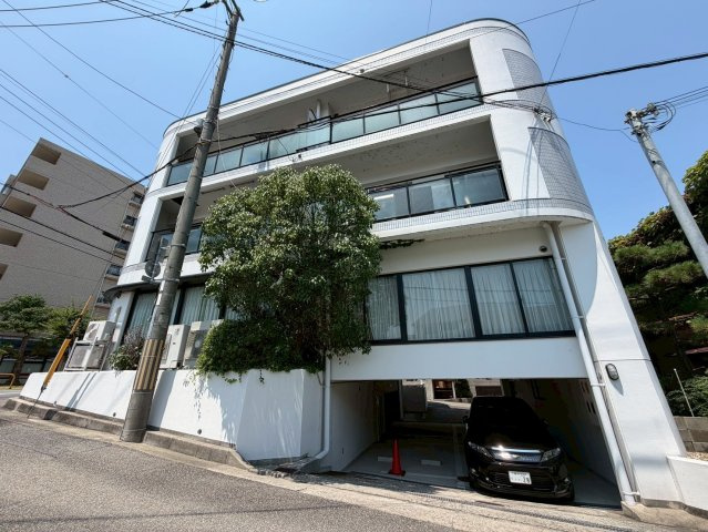 グランヴィラージュ逆瀬川