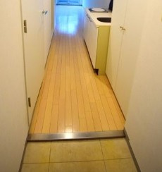 ラ・シード妙蓮寺の玄関