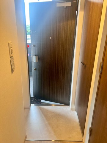 コンフォリア・リヴ板橋本町の玄関