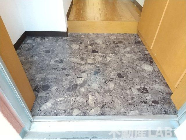 エルロード住吉7号館の玄関