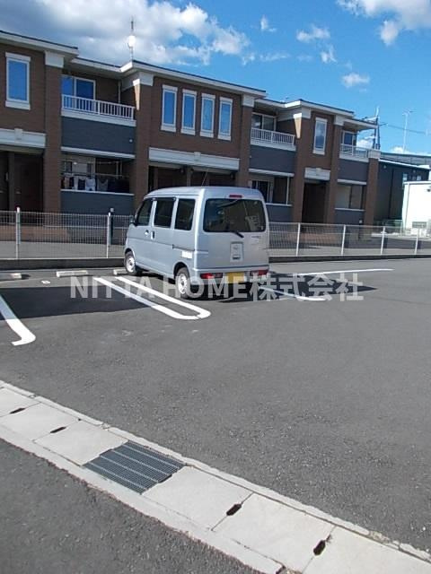 福知山市土師新町２丁目のアパートの駐車場