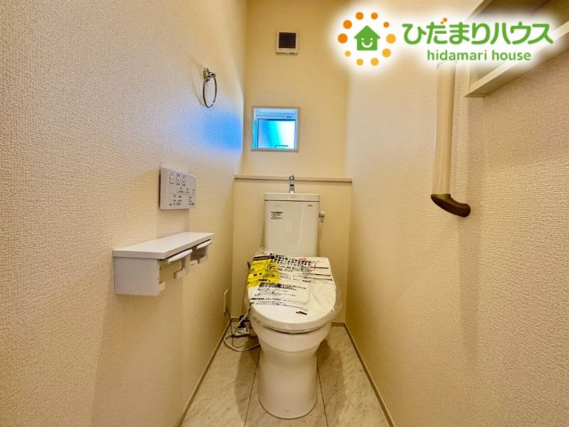 深谷市西島　新築一戸建て　ブルーミングガーデン　01のトイレ