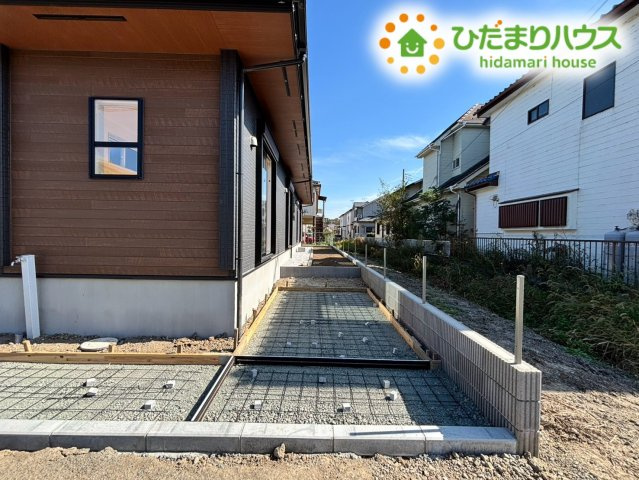 深谷市西島　新築一戸建て　ブルーミングガーデン　01の駐車場