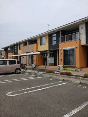 【駐車場】 | ベルファミーユ　Ⅱ | 車をお持ちの方に嬉しい駐車場付きの物件です