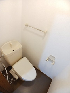 【トイレ】 | リヴィエール岩出Ⅱ | コンパクトで使いやすいトイレです