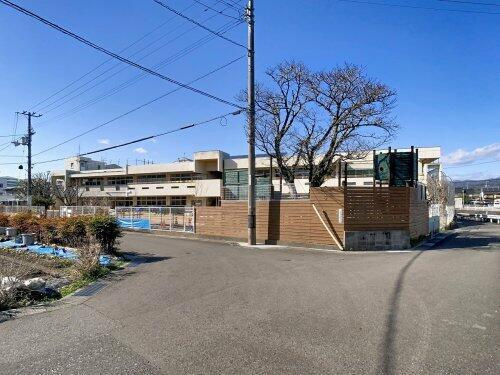 貸家（朝倉甲）Ｋ邸の周辺|認定こども園若草幼稚園まで828m 
