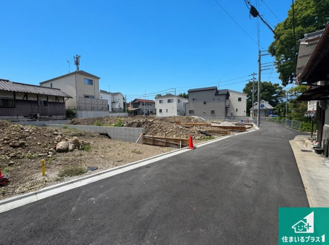 川西市見野　第5期　新築一戸建ての前面道路含む現地写真|周辺は落ち着いた街並みの住宅地！子育てがしやすい住環境です！まだ未完成ですが、現地でしかわからない事もございます。是非一度ご覧ください。