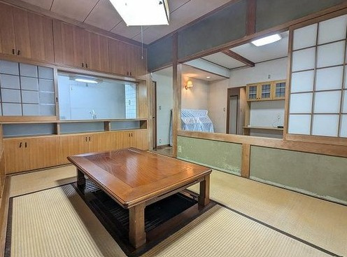 八幡市西山丸尾の和室