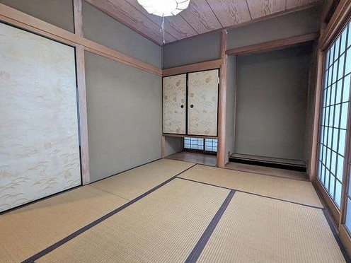 八幡市西山丸尾の和室