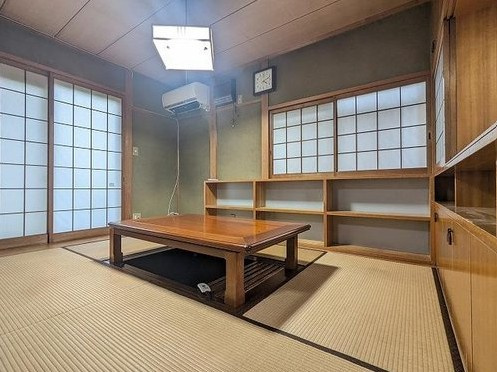 八幡市西山丸尾の和室