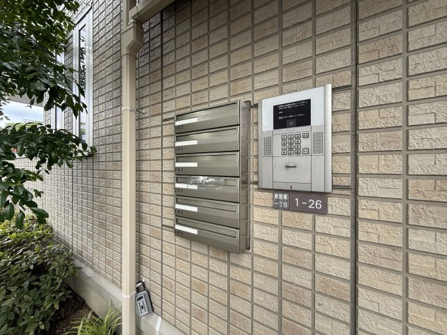 コンフォール長居東のエントランス