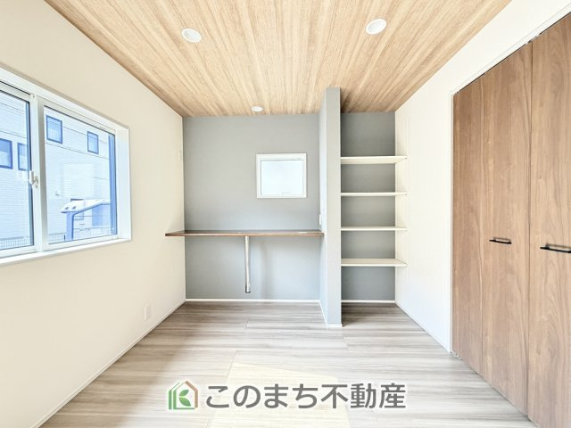 ブルーミングガーデン宇都宮市泉が丘7丁目2期の内装|作業スペースお部屋に用意しております。